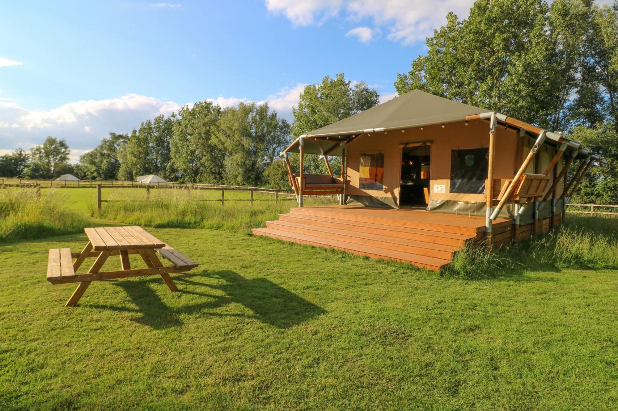 Horsley Hale Farm Glamping Ξενοδοχείο Ely Δωμάτιο φωτογραφία